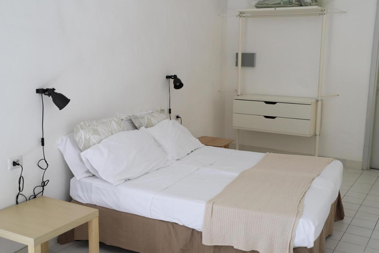 Ave Gratia Plena Hostel Salerno Buitenkant foto