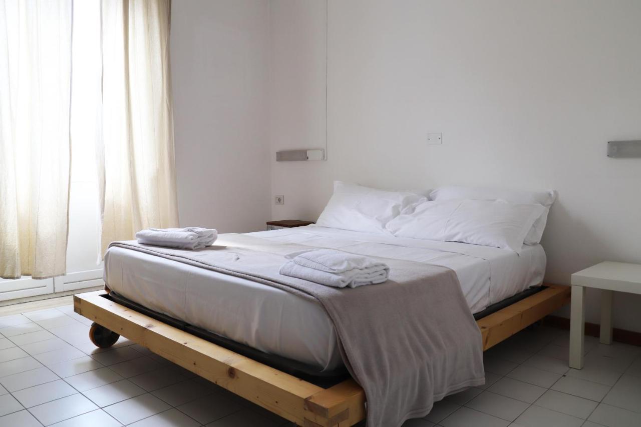 Ave Gratia Plena Hostel Salerno Buitenkant foto