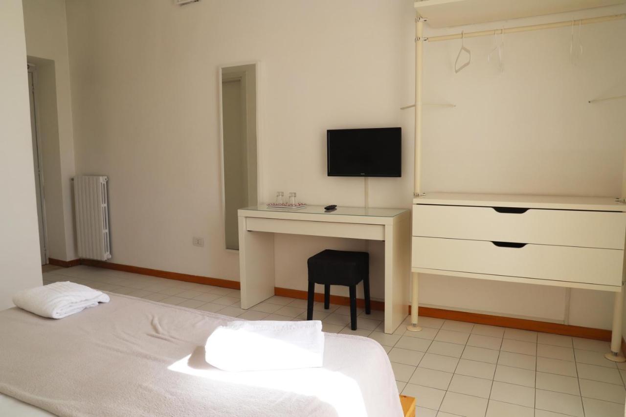 Ave Gratia Plena Hostel Salerno Buitenkant foto