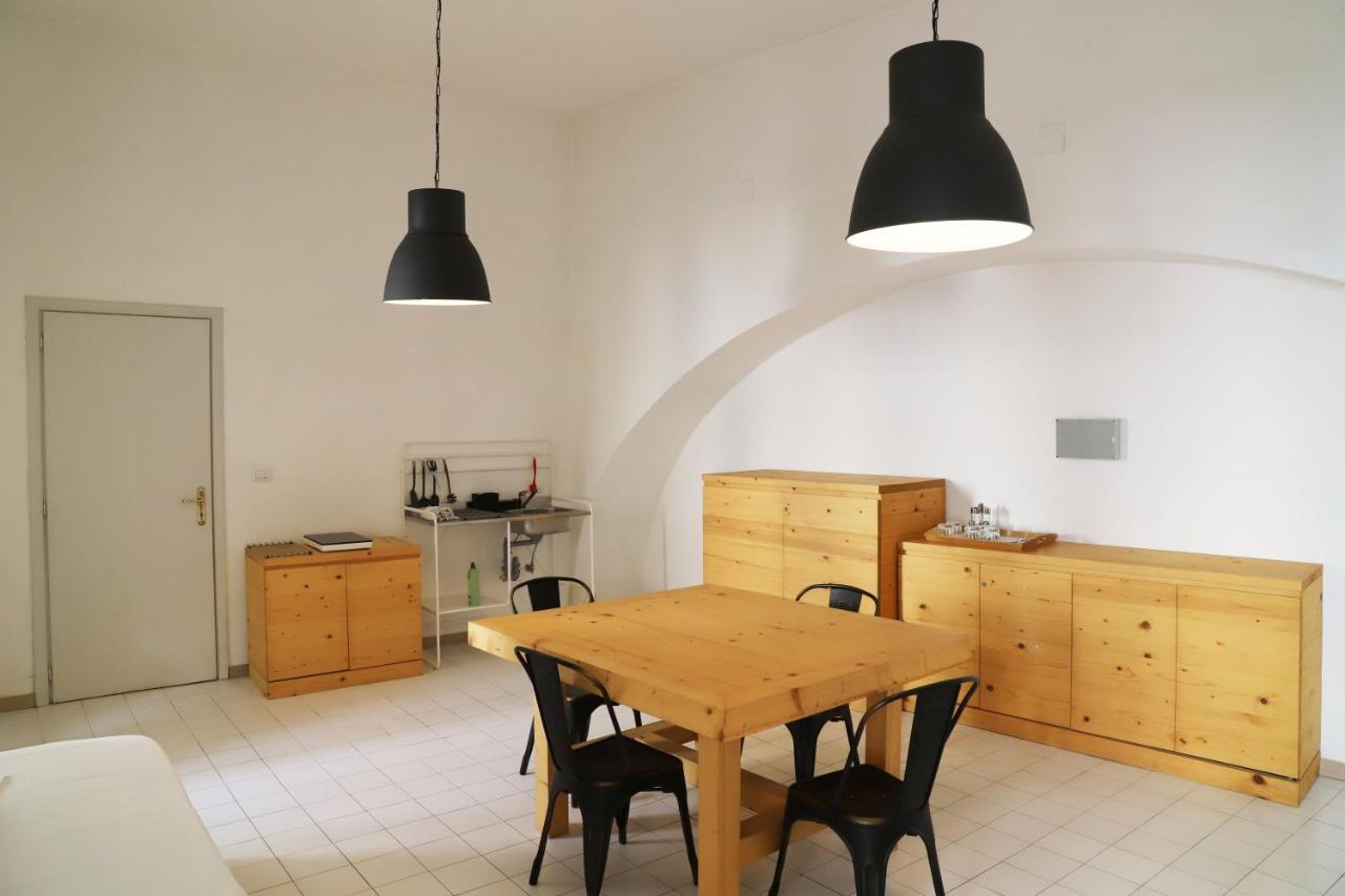 Ave Gratia Plena Hostel Salerno Buitenkant foto
