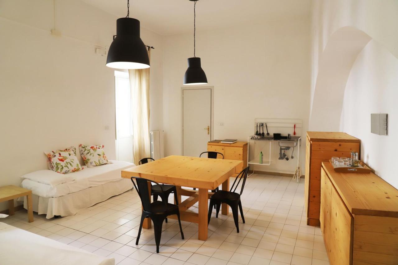 Ave Gratia Plena Hostel Salerno Kamer foto