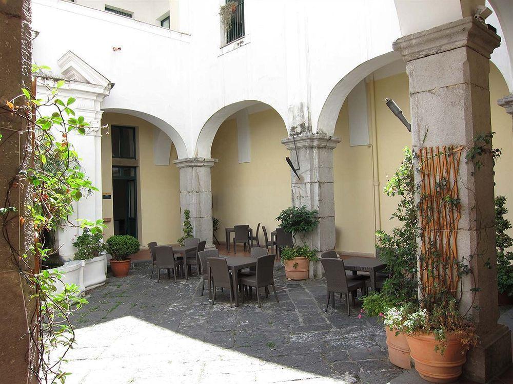 Ave Gratia Plena Hostel Salerno Buitenkant foto