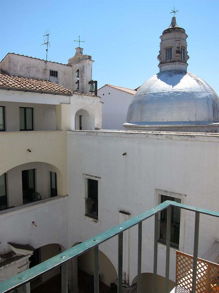 Ave Gratia Plena Hostel Salerno Buitenkant foto