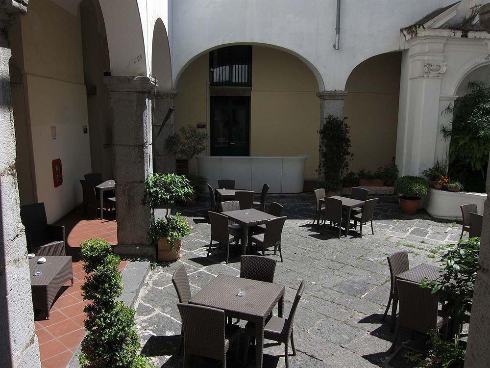 Ave Gratia Plena Hostel Salerno Buitenkant foto