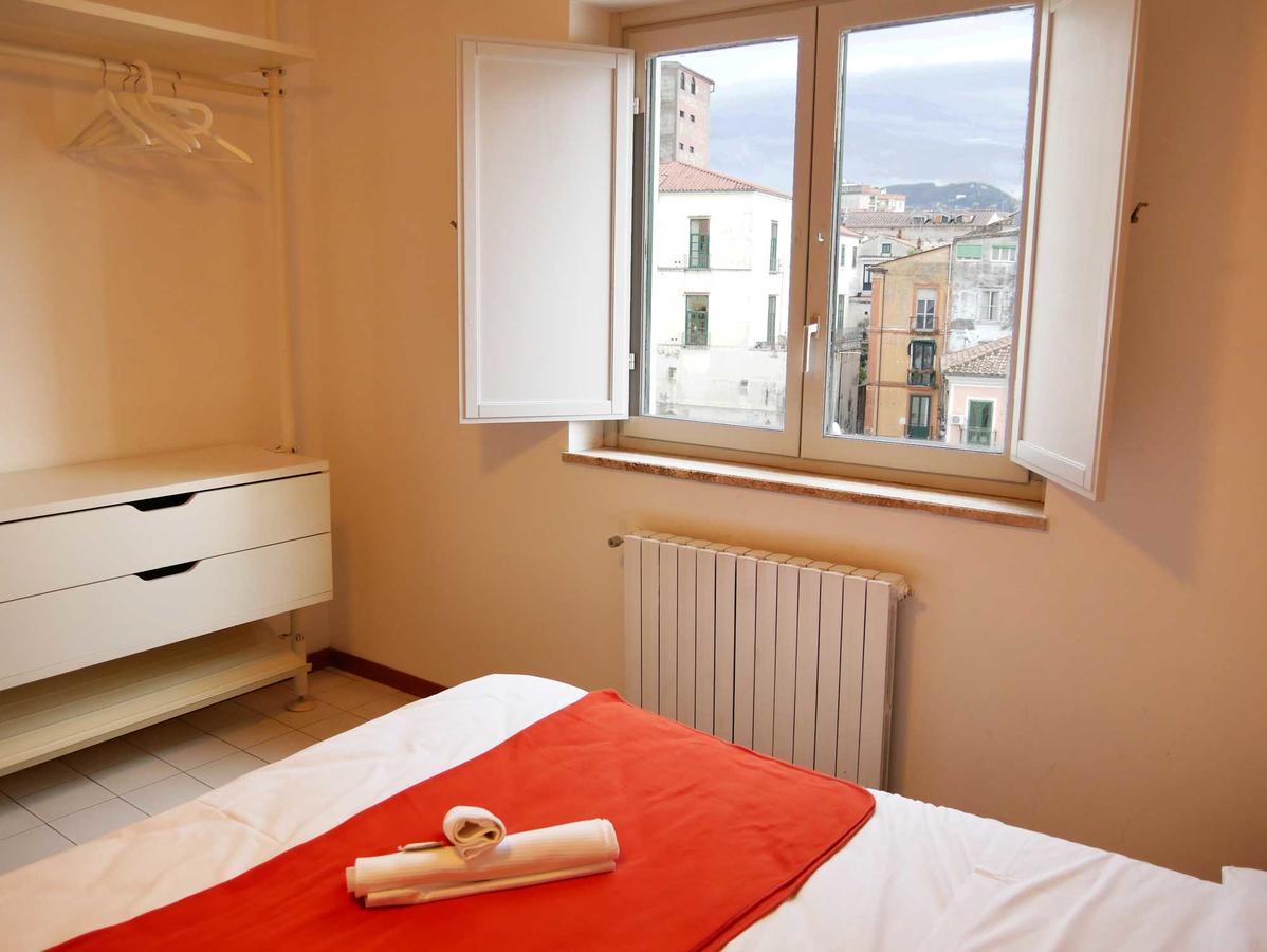 Ave Gratia Plena Hostel Salerno Buitenkant foto