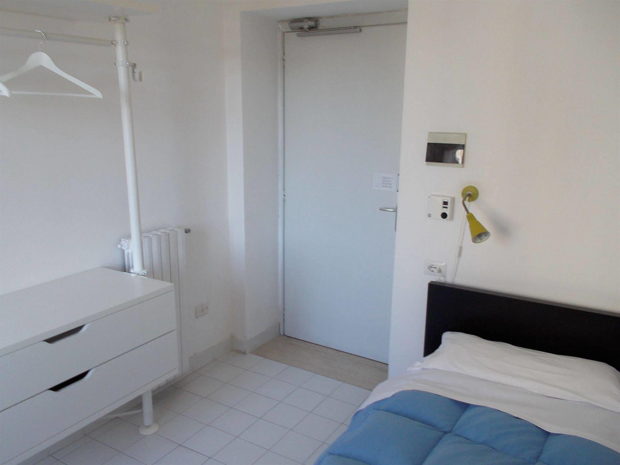 Ave Gratia Plena Hostel Salerno Buitenkant foto