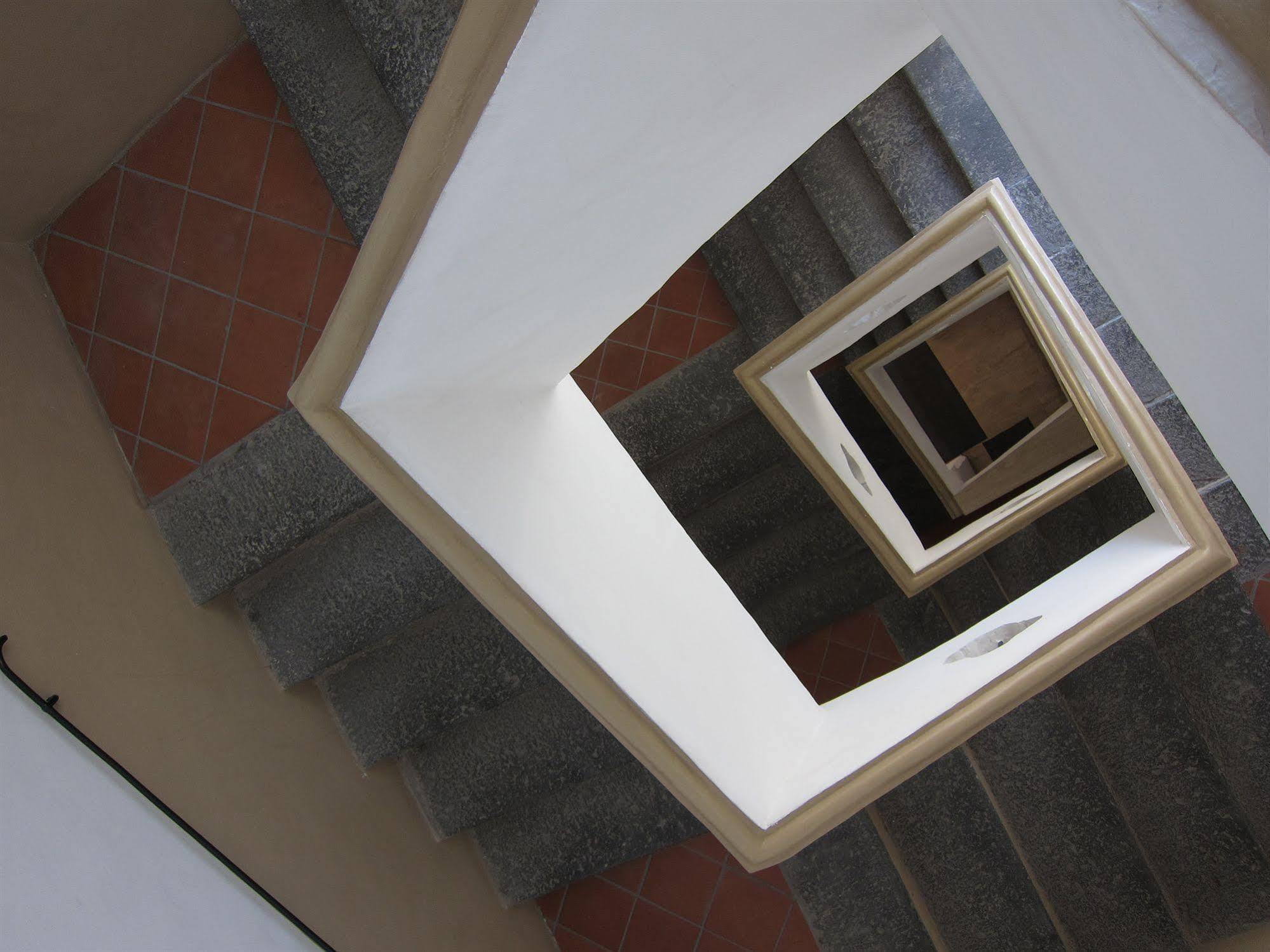 Ave Gratia Plena Hostel Salerno Buitenkant foto