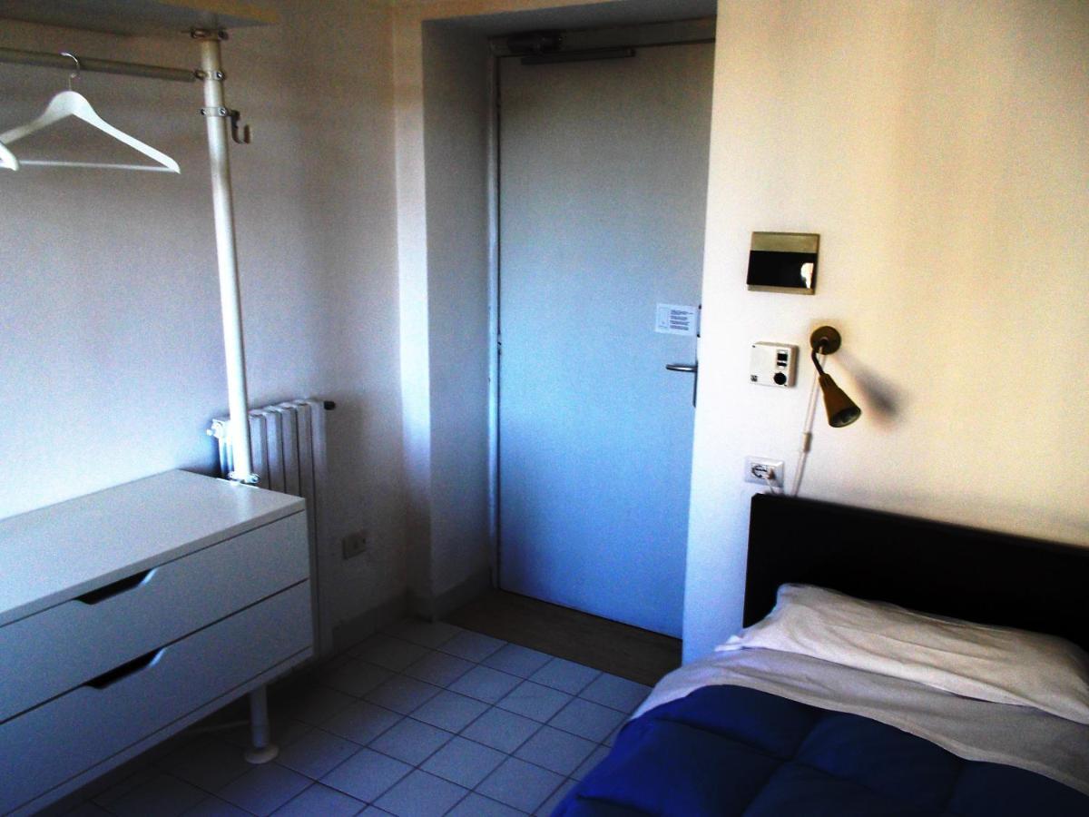 Ave Gratia Plena Hostel Salerno Kamer foto